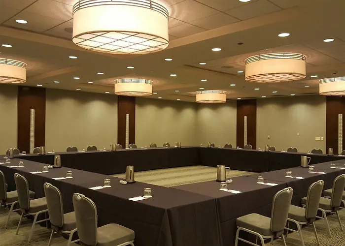 Hotel Crowne Plaza - West Loop By Ihg 3*