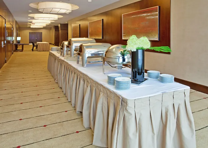 Crowne Plaza - West Loop By Ihg Hotel 3*