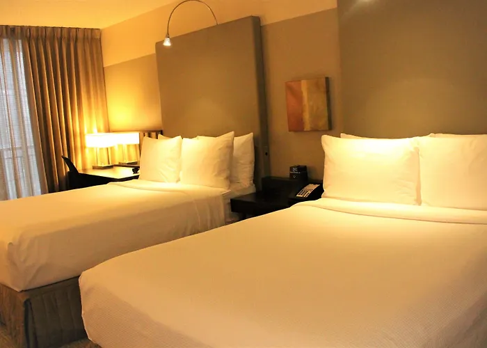 Hotel Crowne Plaza - West Loop By Ihg 3*