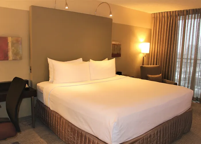 Crowne Plaza - West Loop By Ihg Hotel