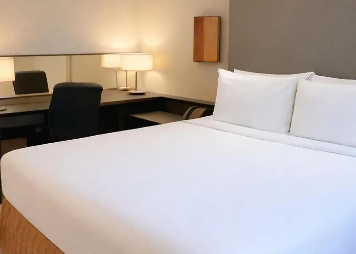 Crowne Plaza - West Loop By Ihg Hotel