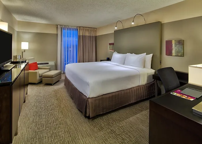 Crowne Plaza - West Loop By Ihg 3*
